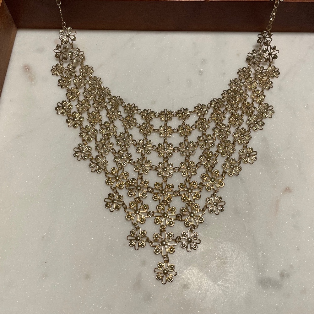 5 for $20: Francesca's gold flower statement necklace